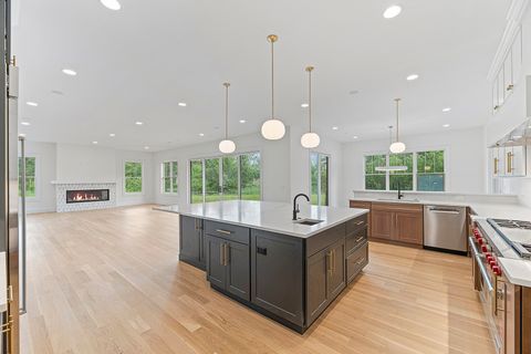 Tiny photo for 106 Brookwood Lane, Lincolnshire, IL 60069 (MLS # 12390657)