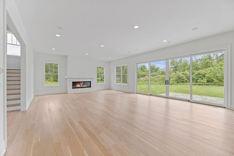 Tiny photo for 106 Brookwood Lane, Lincolnshire, IL 60069 (MLS # 12390657)