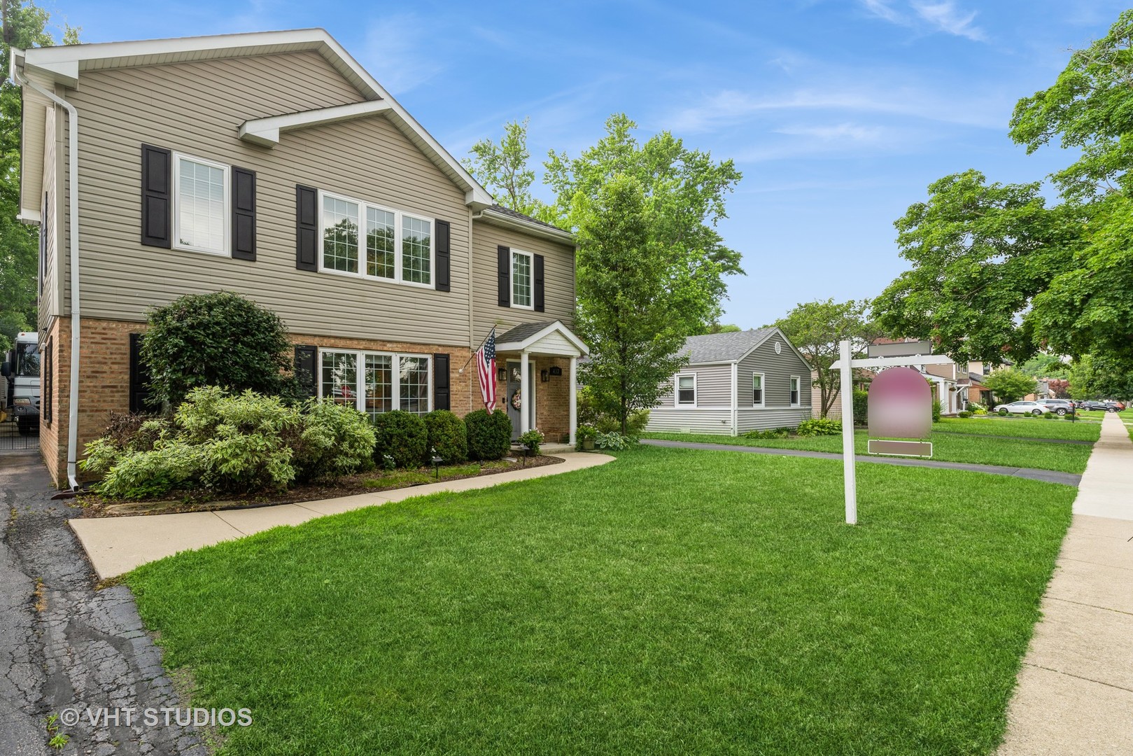 Deerfield, Illinois 60015, United States, 4 Bedrooms Bedrooms, ,2 BathroomsBathrooms,Residential,Active,167552