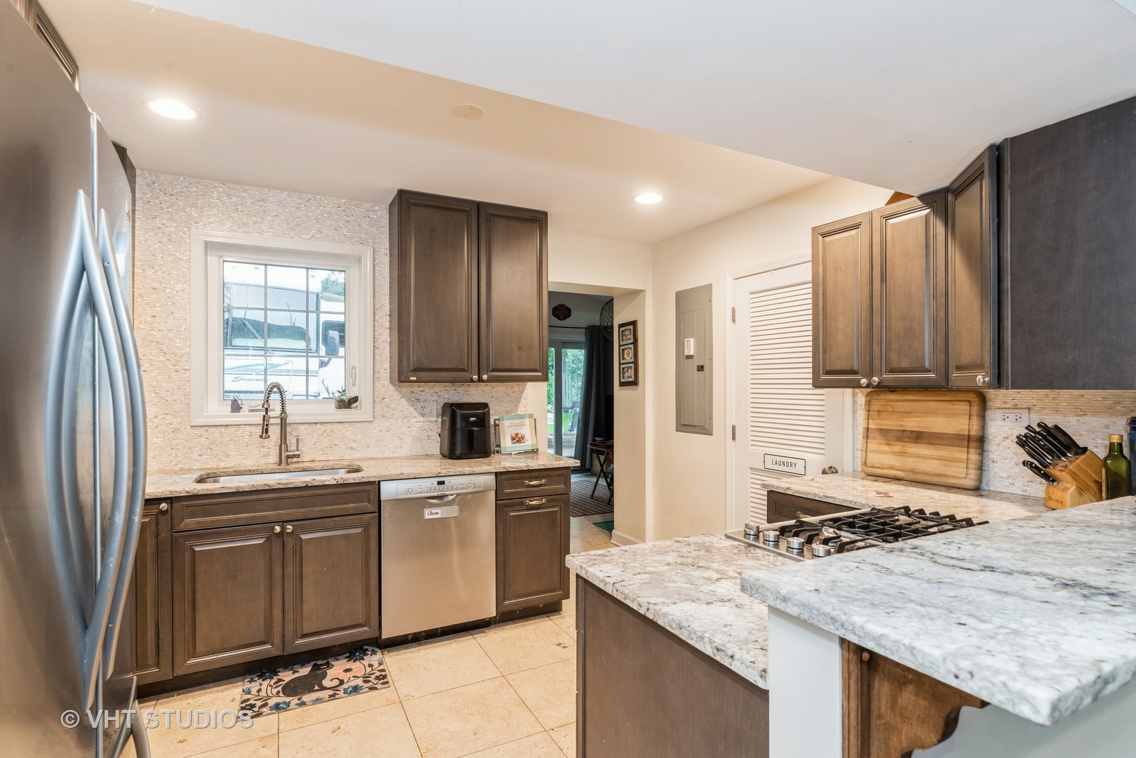 Deerfield, Illinois 60015, United States, 4 Bedrooms Bedrooms, ,2 BathroomsBathrooms,Residential,Active,167552