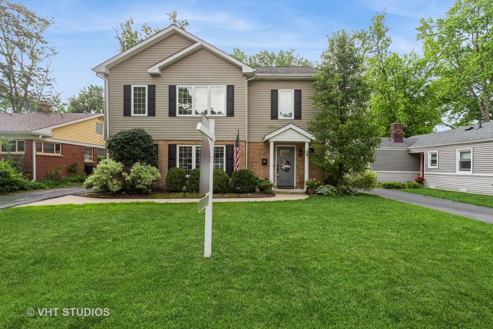 Deerfield, Illinois 60015, United States, 4 Bedrooms Bedrooms, ,2 BathroomsBathrooms,Residential,Active,167552