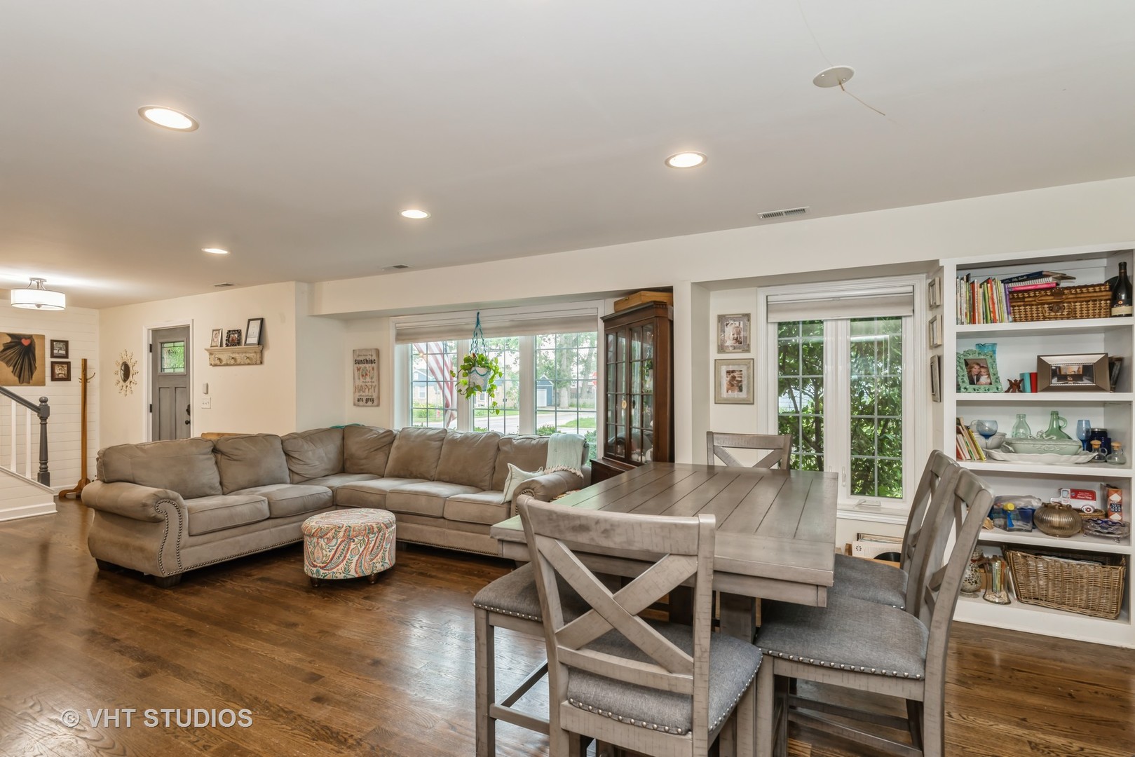 Deerfield, Illinois 60015, United States, 4 Bedrooms Bedrooms, ,2 BathroomsBathrooms,Residential,Active,167552