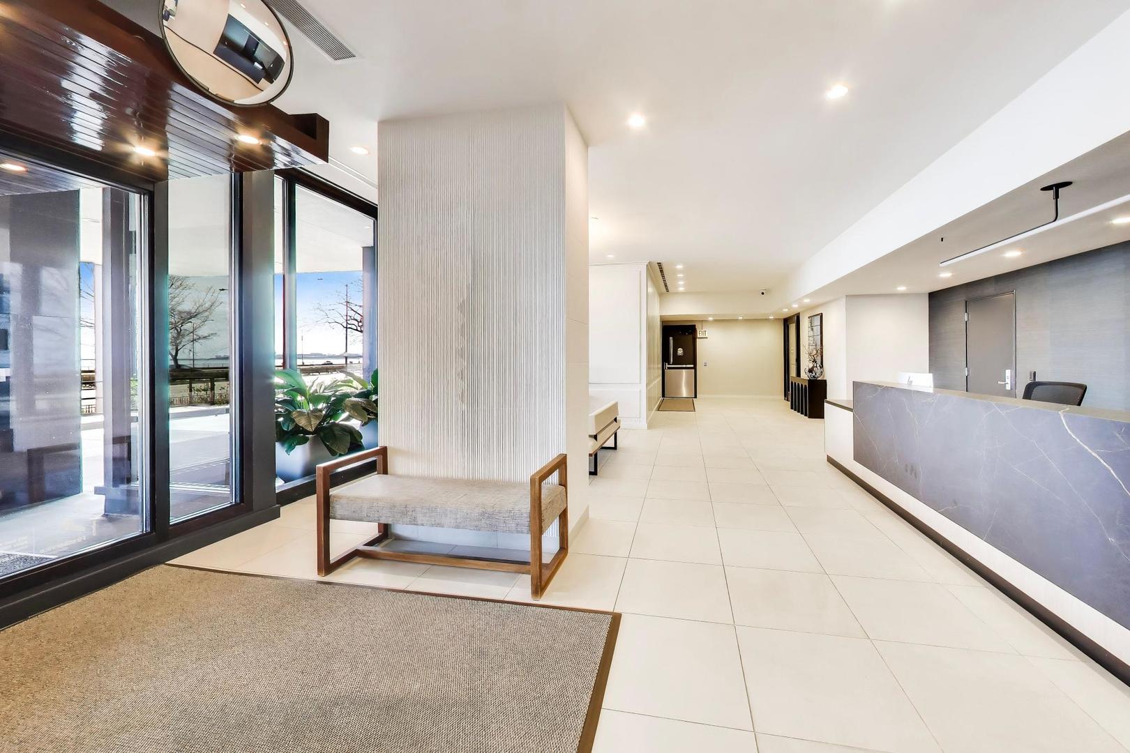 1440 N LAKE SHORE Drive 31E