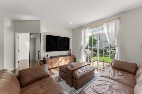 Tiny photo for 2137 Shadow Creek Court, Vernon Hills, IL 60061 (MLS # 12692101)