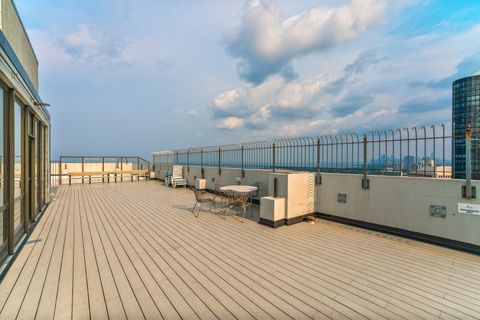 Tiny photo for 5455 N Sheridan Road #1811, Chicago, IL 60640 (MLS # 12461777)
