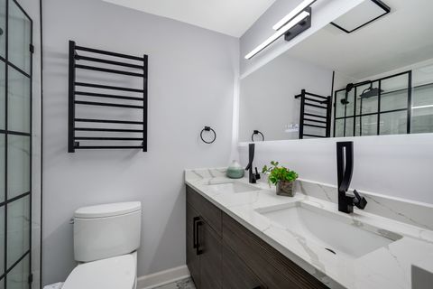 Tiny photo for 5455 N Sheridan Road #1811, Chicago, IL 60640 (MLS # 12461777)