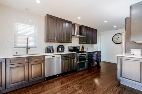 Tiny photo for 6819 N Keystone Avenue, Lincolnwood, IL 60712 (MLS # 12684704)