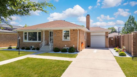 Tiny photo for 6819 N Keystone Avenue, Lincolnwood, IL 60712 (MLS # 12684704)