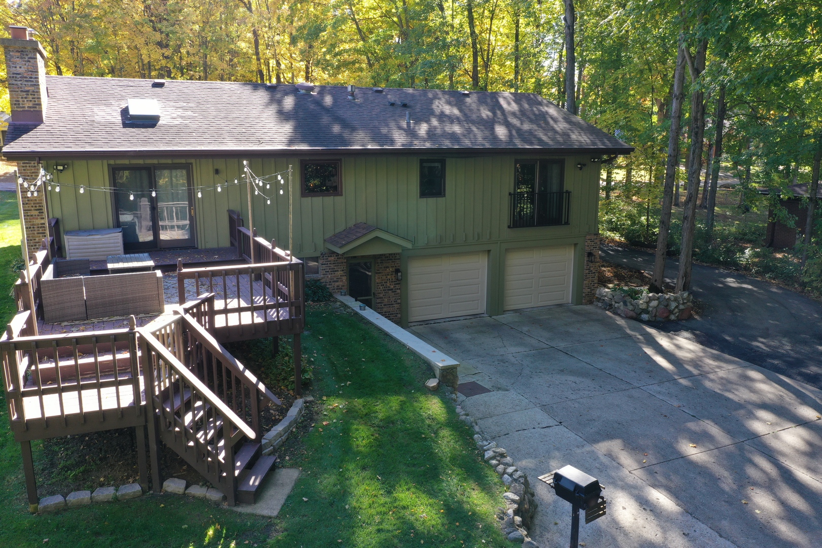 2S924 Shagbark Drive
