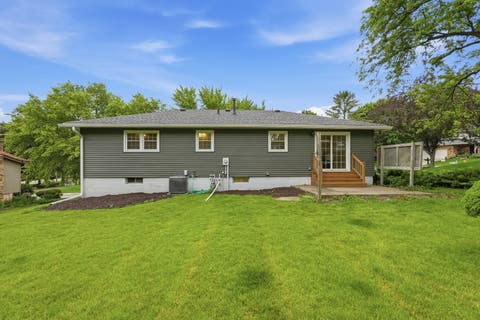 Tiny photo for 1721 E 42nd Court, Davenport, IA 52807 (MLS # 12713799)