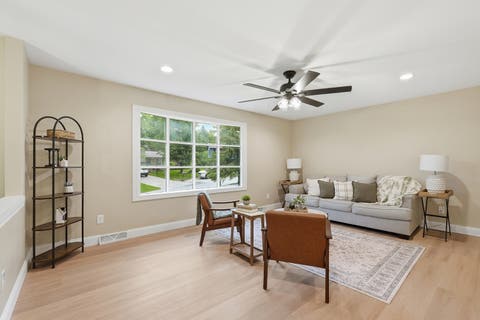 Tiny photo for 1721 E 42nd Court, Davenport, IA 52807 (MLS # 12713799)