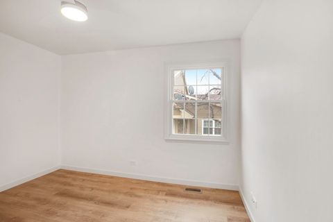 Tiny photo for 136 Brookwood Court, Vernon Hills, IL 60061 (MLS # 12610168)