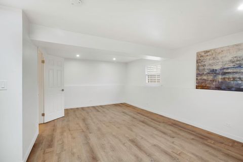 Tiny photo for 136 Brookwood Court, Vernon Hills, IL 60061 (MLS # 12610168)