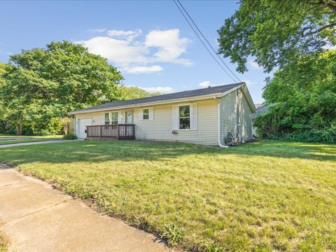Tiny photo for 712 Cherry Street, Rockford, IL 61101 (MLS # 12687503)
