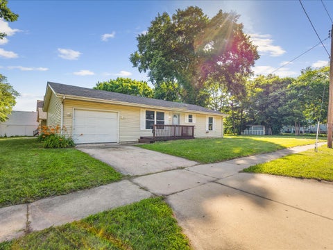 Tiny photo for 712 Cherry Street, Rockford, IL 61101 (MLS # 12687503)