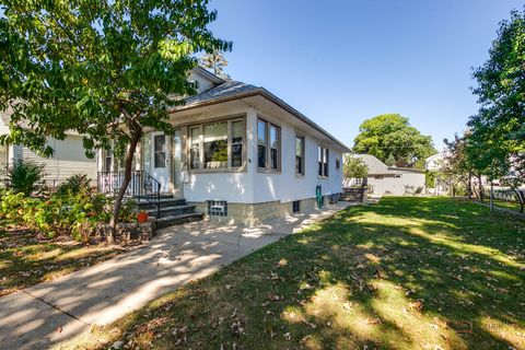 Tiny photo for 228 Llewellyn Avenue, Highwood, IL 60040 (MLS # 12458462)