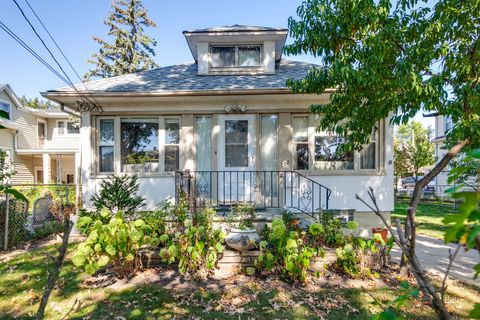 Photo of 228 Llewellyn Avenue, Highwood, IL 60040 (MLS # 12458462)