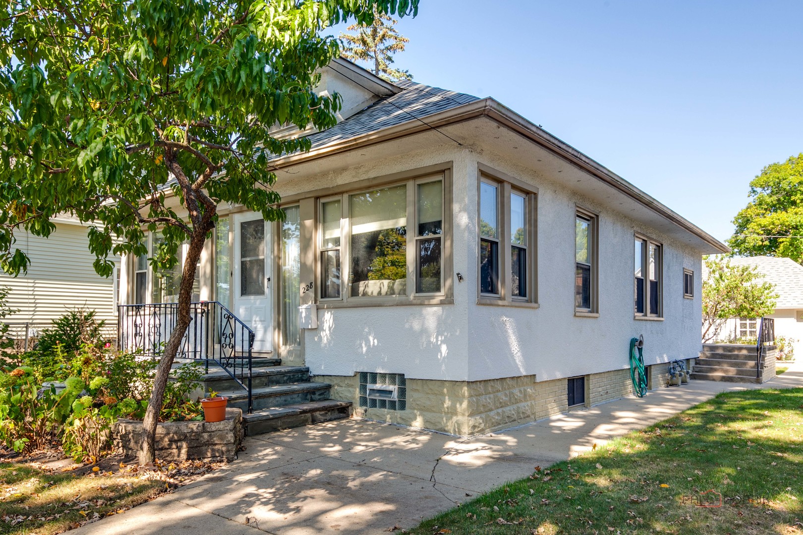 228 Llewellyn Avenue