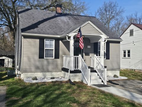 Tiny photo for 1033 S 17th, Mt Vernon, IL 62864 (MLS # 12592782)