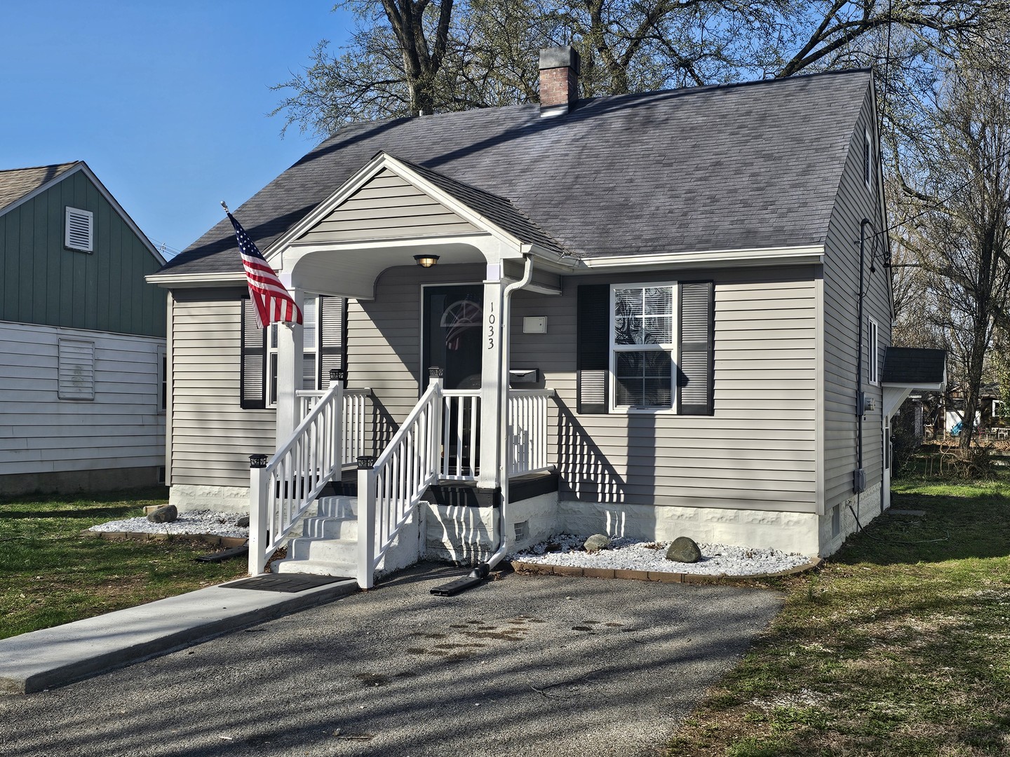 1033 S 17th