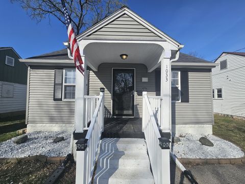 Tiny photo for 1033 S 17th, Mt Vernon, IL 62864 (MLS # 12592782)