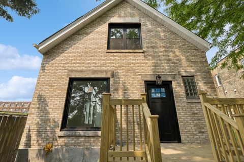410 N TROY Avenue Chicago IL 60612