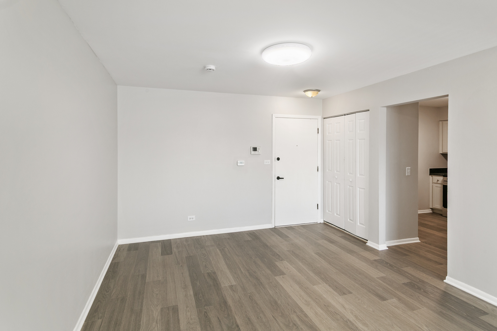 705 S Milwaukee Avenue 111