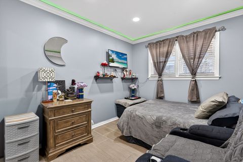 Tiny photo for 641 Mckinley Avenue, Mundelein, IL 60060 (MLS # 12576673)