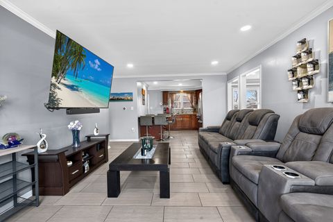 Tiny photo for 641 Mckinley Avenue, Mundelein, IL 60060 (MLS # 12576673)