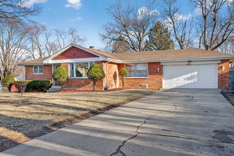 Photo of 641 Mckinley Avenue, Mundelein, IL 60060 (MLS # 12576673)