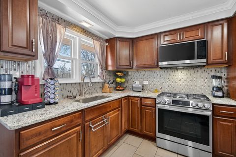 Tiny photo for 641 Mckinley Avenue, Mundelein, IL 60060 (MLS # 12576673)