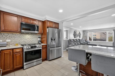 Tiny photo for 641 Mckinley Avenue, Mundelein, IL 60060 (MLS # 12576673)