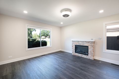 Tiny photo for 1325 Fairfax Lane, Buffalo Grove, IL 60089 (MLS # 12441206)