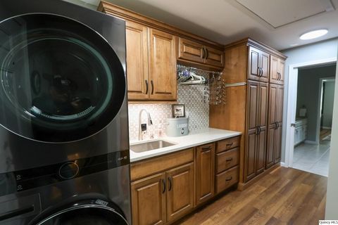 Tiny photo for 3904 Abbey Ridge Ct. Ct, Quincy, IL 62305 (MLS # 12591970)