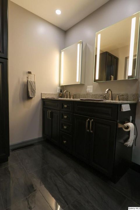 Tiny photo for 3904 Abbey Ridge Ct. Ct, Quincy, IL 62305 (MLS # 12591970)