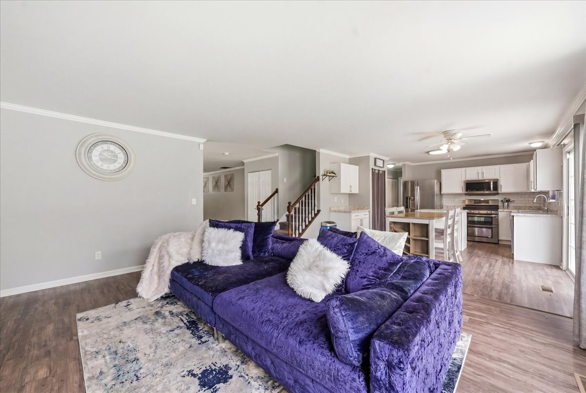 3800 Thoroughbred Lane