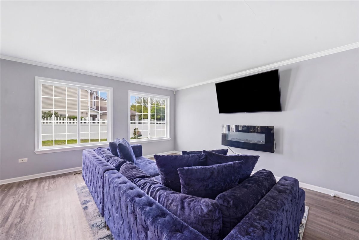 3800 Thoroughbred Lane