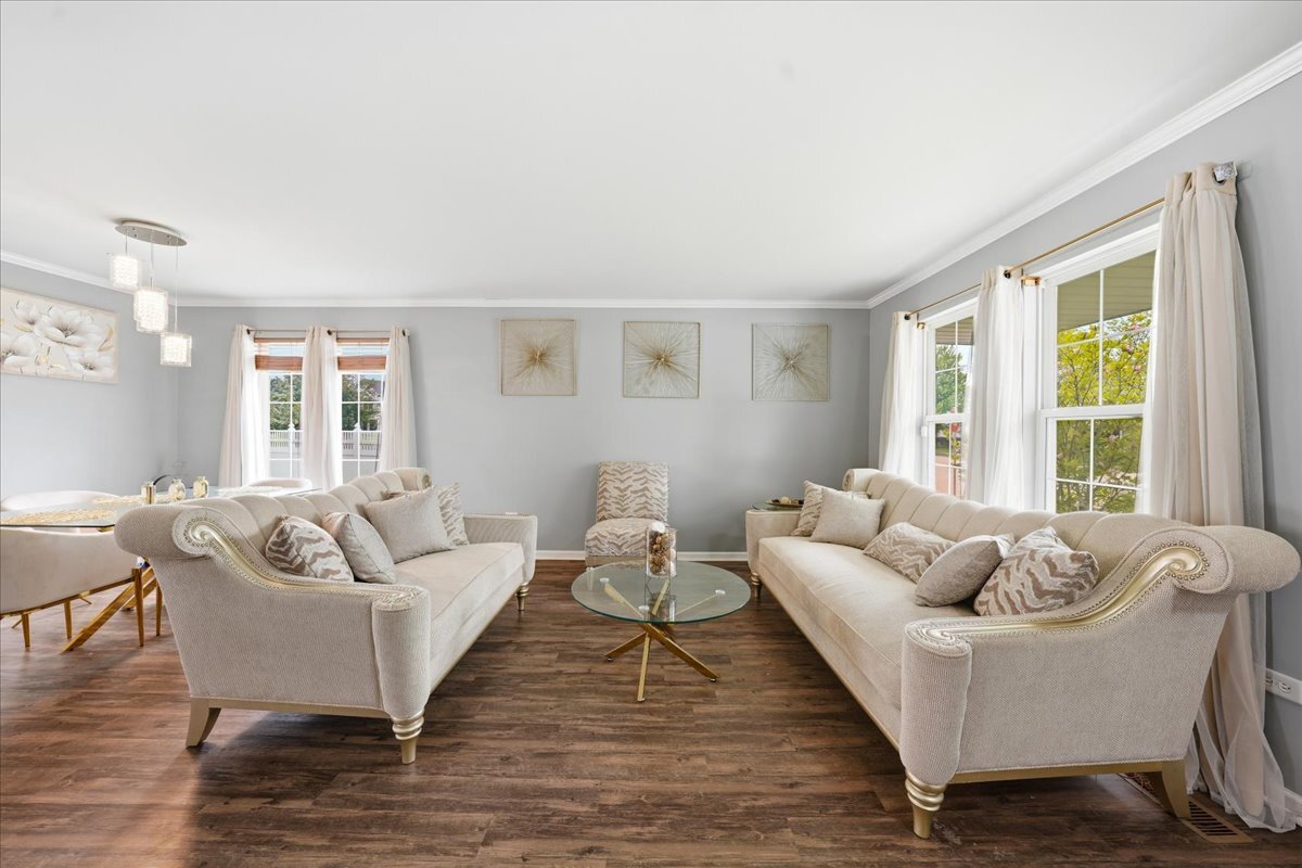3800 Thoroughbred Lane