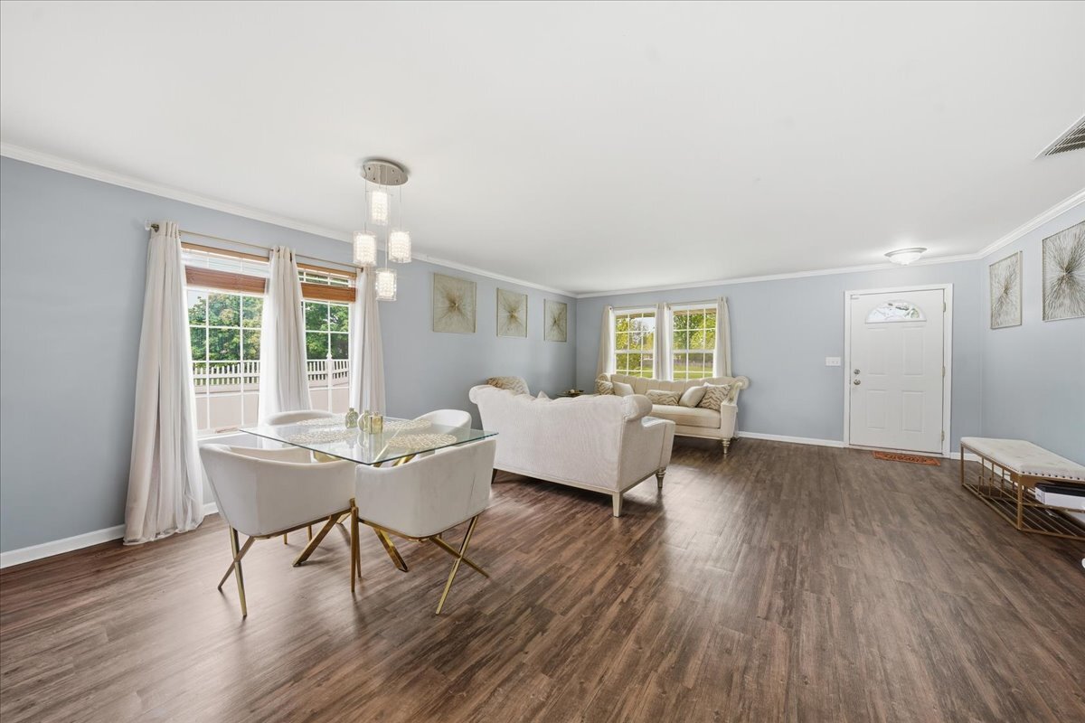 3800 Thoroughbred Lane