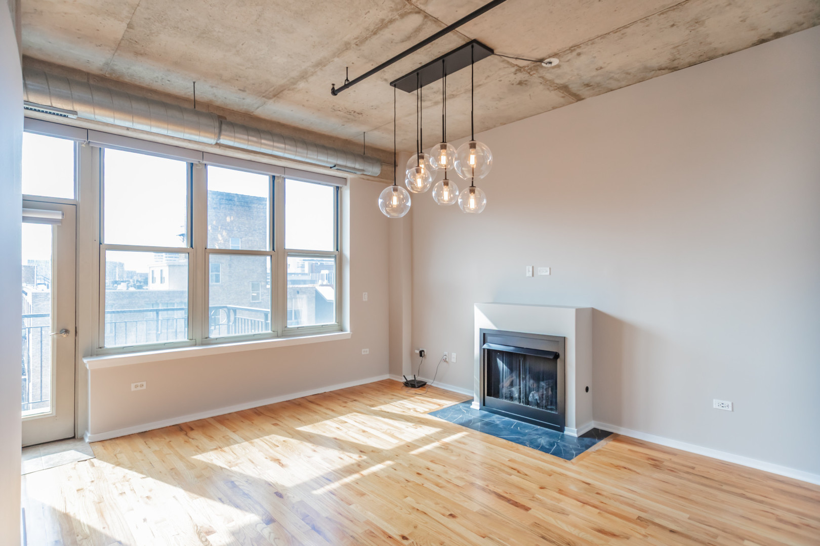 6 S LAFLIN Street 824