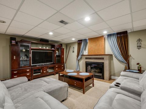 Tiny photo for 2008 Clematis Drive, Algonquin, IL 60102 (MLS # 12501867)