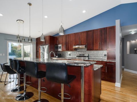 Tiny photo for 2008 Clematis Drive, Algonquin, IL 60102 (MLS # 12501867)