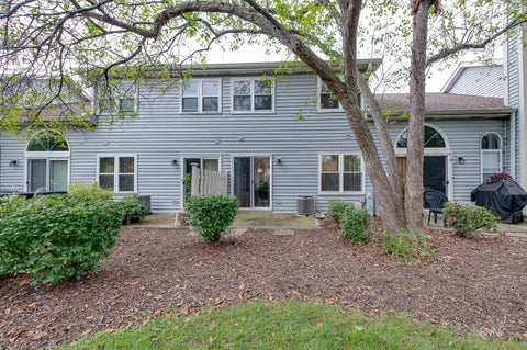 Tiny photo for 1357 Ridgefield Circle, Carol Stream, IL 60188 (MLS # 12763652)