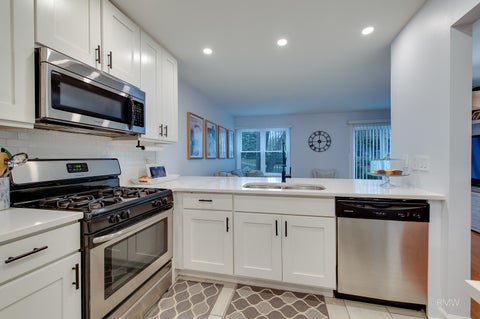 Tiny photo for 1357 Ridgefield Circle, Carol Stream, IL 60188 (MLS # 12763652)