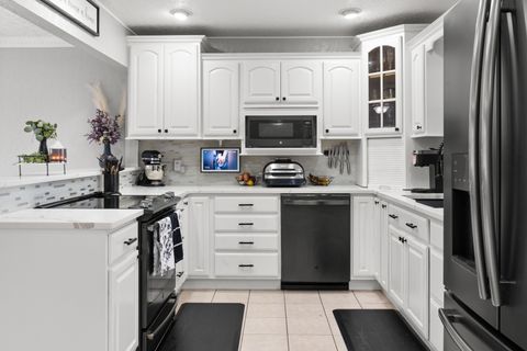 Tiny photo for 526 Meadowview Drive, Clinton, IA 52732 (MLS # 12589950)