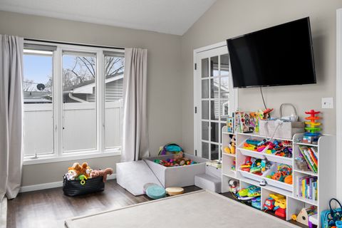 Tiny photo for 526 Meadowview Drive, Clinton, IA 52732 (MLS # 12589950)