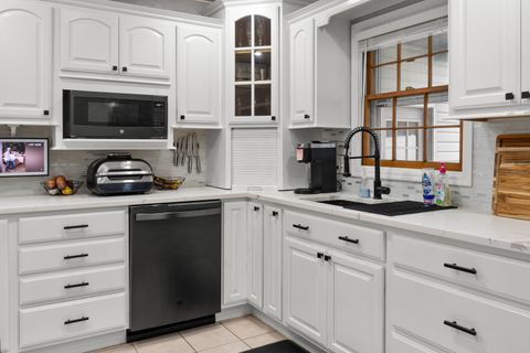 Tiny photo for 526 Meadowview Drive, Clinton, IA 52732 (MLS # 12589950)