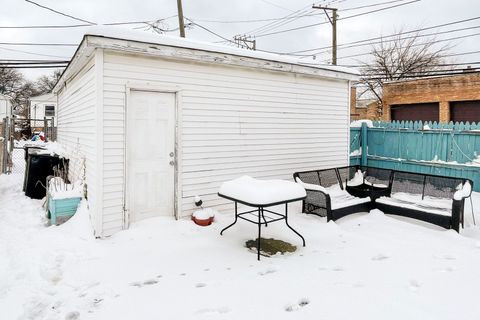 Tiny photo for 9516 S Yale Avenue, Chicago, IL 60628 (MLS # 12529072)
