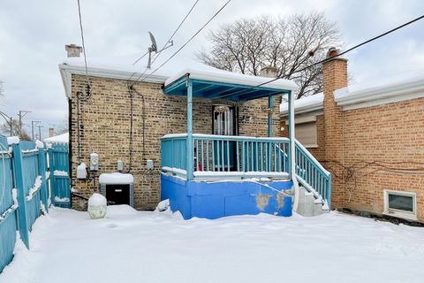 Tiny photo for 9516 S Yale Avenue, Chicago, IL 60628 (MLS # 12529072)