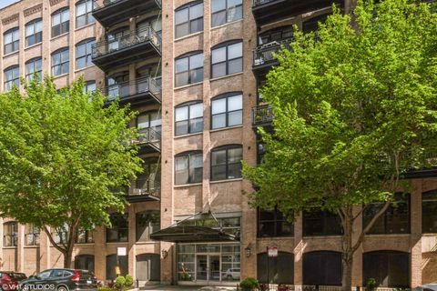 520 W HURON Street 304 Chicago IL 60654